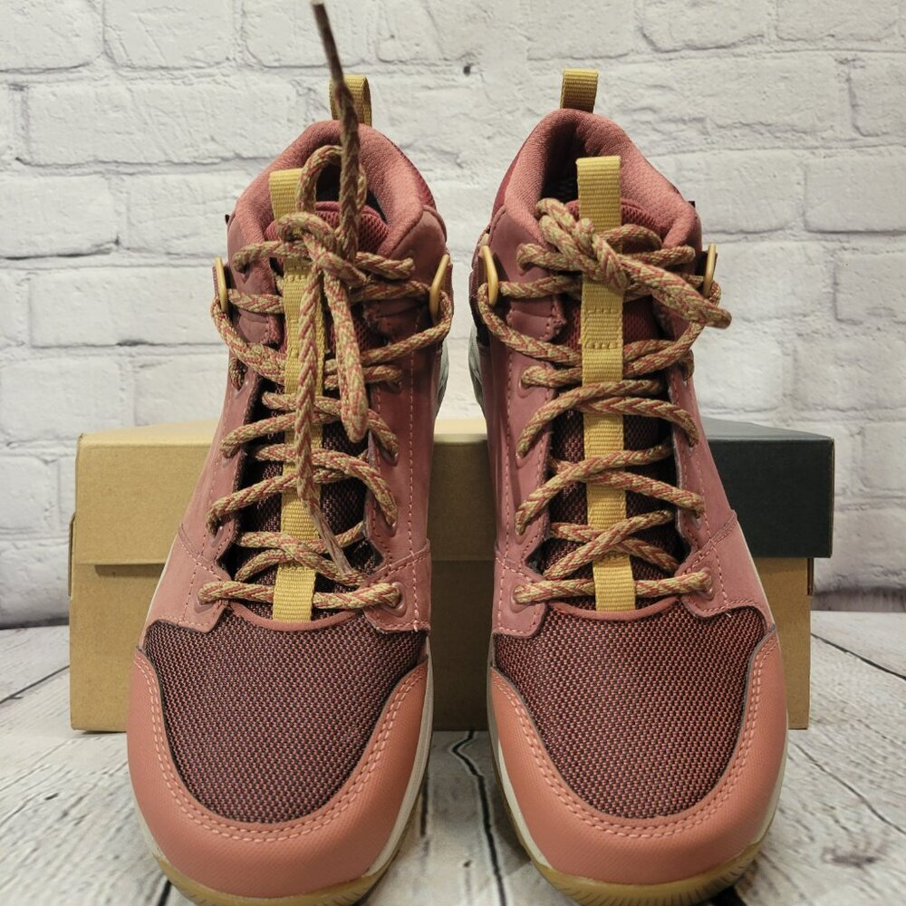 Teva Women's Grandview GORE-TEX Hiking Boot - Picture 2 of 8